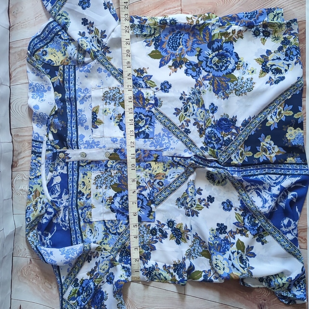 Hope Springs Floral Blue and White Tunic Top - Picture 8 of 10